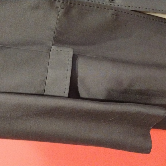 Tahari women's silk navy blue 2-piece suit. EUC. Size 10. - Picture 5 of 13